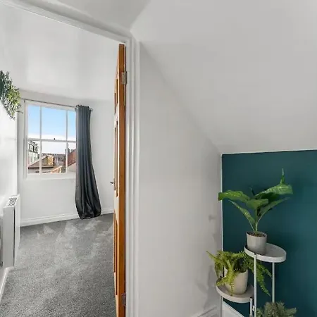 Harbourside Haven - Stylish For 8 Appartement