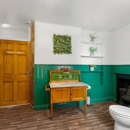 Harbourside Haven - Stylish For 8 *